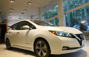 Nissan lanzó en Argentina la preventa del Leaf, su modelo eléctrico emblemático