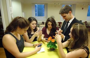 ¿Sabés cual es el nuevo, y original, problema de salud causado por uso excesivo del celular?