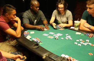 Desarrollaron un programa de Inteligencia Artificial capaz de ganar en el póker de 6 jugadores