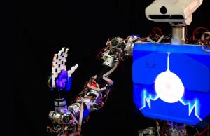 Programan un robot humanoide que podrá “hablar” en lenguaje de signos