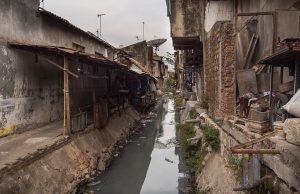 Investigadores del Conicet trabajan para detectar el coronavirus en aguas residuales agua de desechos contaminadas
