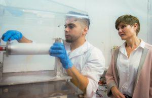 Científicos argentinos desarrollaron una tela desinfectante que destruye por contacto virus y bacterias fabricación de telas sanitizantes