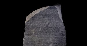 La famosa piedra "Rossetta", que actualmente se exhibe en el Museo Británico.