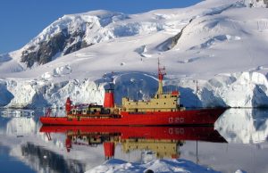 Ciencia en Argentina: relanzaron la iniciativa “Pampa Azul” Un buque de investigación argentino en la Antártida.