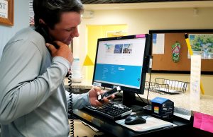 ¿Sabés cuáles son las herramientas básicas para crear un negocio en Internet? Es posible tener una salida laboral sólida a través de cursos y carreras cortas para aprender sobre tecnología.