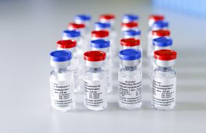 Rusia negocia con laboratorios locales para poder producir la Sputnik en Argentina La vacuna Sputnik V que está siendo desarrollada en Rusia.