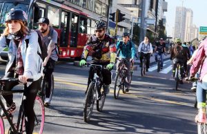 Europa redobla la apuesta por la bicicleta ¿porqué? Las ciclovías para bicicletas hace que las ciudades sean más sostenibles.
