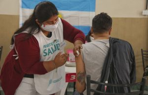Estudio: la combinación de vacunas diferentes mostró resultados positivos El estudio, liderado por científicos del Instituto Leloir, fue coordinado por el Ministerio de Salud de la Provincia de Buenos Aires.