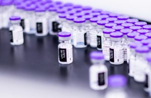 Pfizer presentó una prometedora droga que redujo significativamente las hospitalizaciones por COVID19 Este antiviral diseñado por científicos del laboratorio Pfizer y se trata de un fármaco inhibidor de una enzima conocida como proteasa