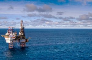 10 ideas para poder debatir la explotación petrolera offshore frente a Mar del Plata La Argentina busca hidrocarburos en su mar desde hace más de 90 años. Desde entonces, se han perforado 187 pozos en el lecho marino