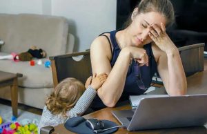 Nueve de cada diez trabajadores se sienten en estado de ‘burnout’ Madres agotadas