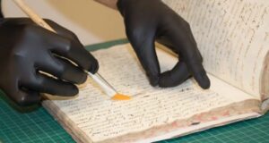 Algunos de los manuscritos restaurados tienen 250 años. | GZA: Museo Histórico Nacional