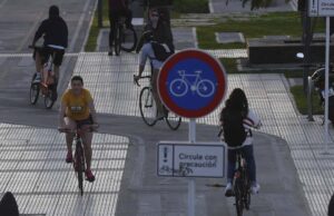 Lanzan una app para premiar a los ciclistas que más kilómetros recorren BICIS. Más pedaléas y más puntos y premios acumulás. | CEDOC / PERFIL