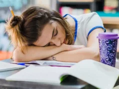 8 de cada 10 escuelas de Argentina empiezan las clases antes de que salga el sol Sueño. Por razones biológicas relacionadas con el crecimiento físico y cognitivo, todos los adolescentes necesitan dormir al menos 8 horas