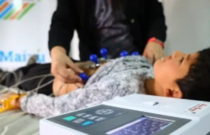 Un referente de la Clínica Mayo advierte sobre la IA: “Es excelente, pero también nos puede desentrenar” USAR LA IA. Ya permite obtener mucha información de electrocardiograma que antes exigía estudios mucho complejos.